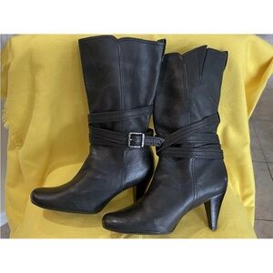 Gianni Bini Black Leather Heeled Boots